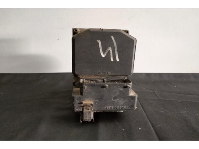 bontott AUDI A8 ABS Kocka