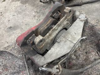 bontott AUDI A8 Bal első Féknyereg Munkahengerrel