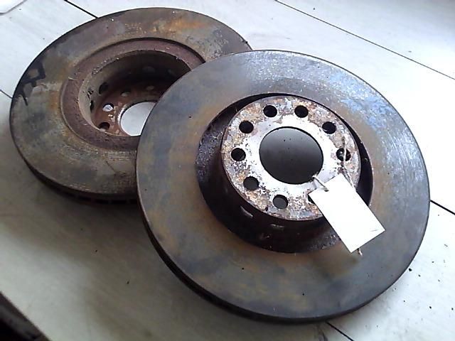 bontott AUDI A8 Első Féktárcsa