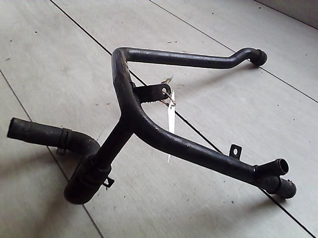 bontott AUDI A8 Vízcső