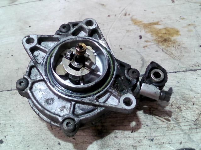 bontott AUDI A8 Vákumpumpa