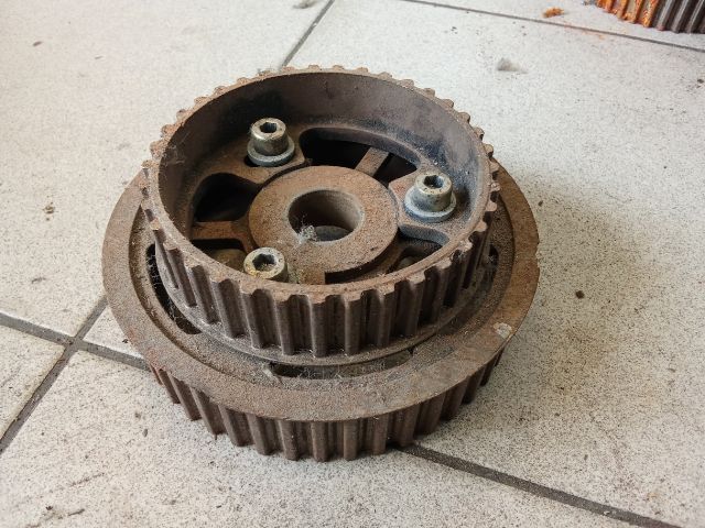 bontott AUDI A8 Vezérműkerék