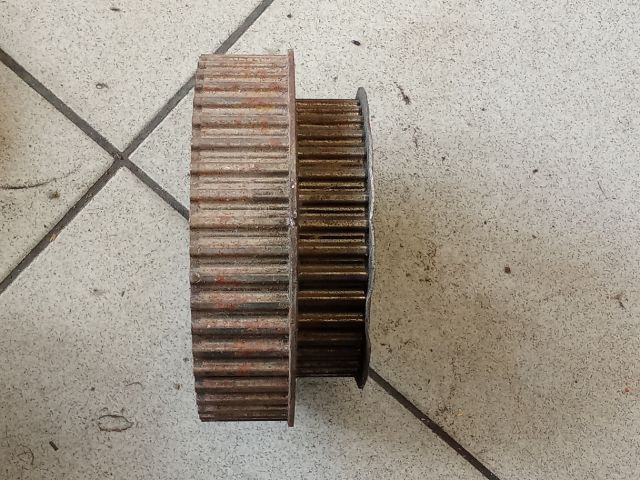 bontott AUDI A8 Vezérműkerék