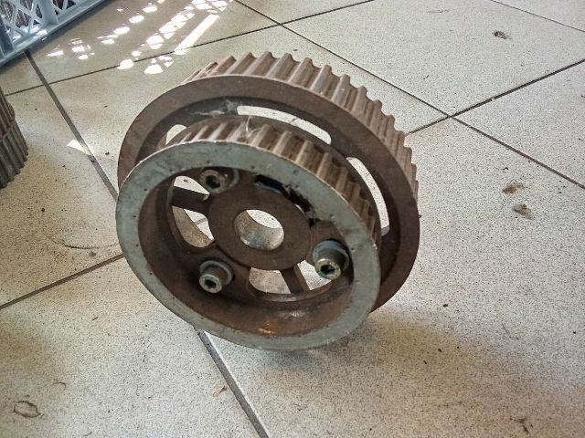 bontott AUDI A8 Vezérműkerék