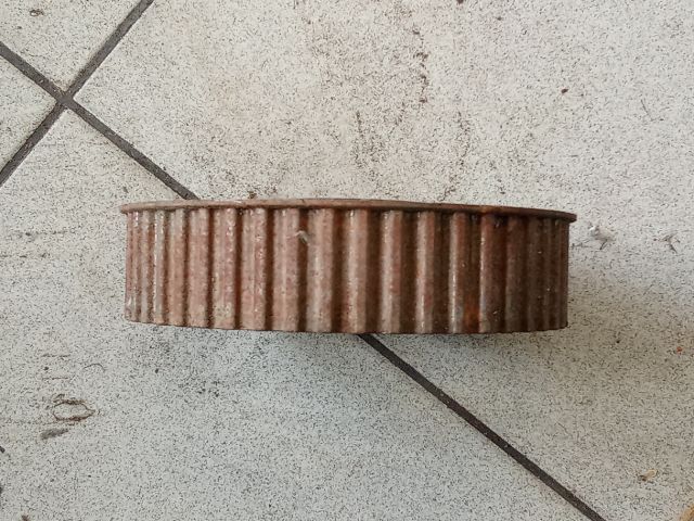 bontott AUDI A8 Vezérműkerék