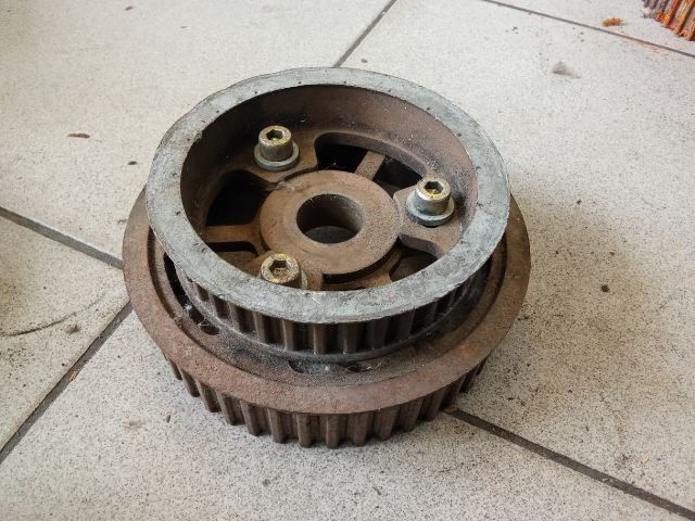 bontott AUDI A8 Vezérműkerék