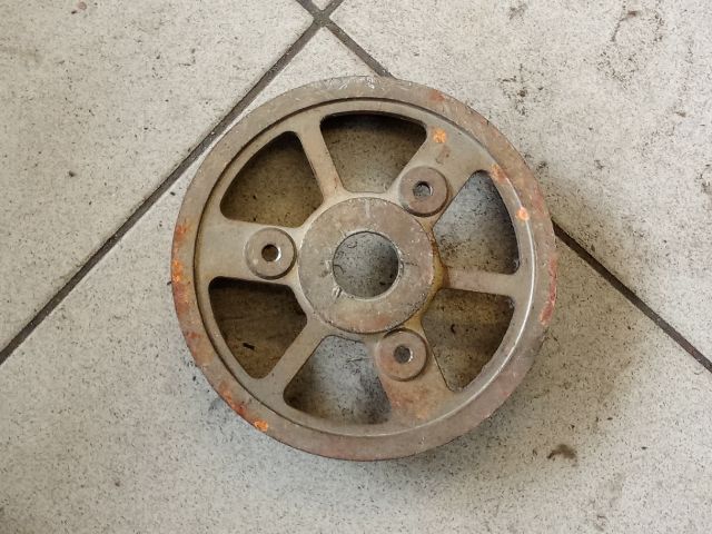 bontott AUDI A8 Vezérműkerék