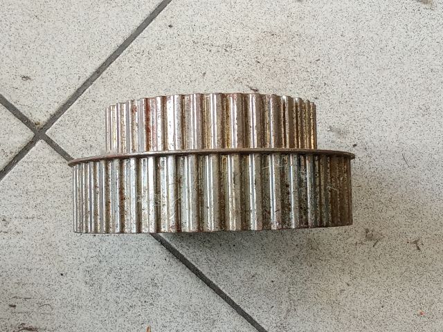 bontott AUDI A8 Vezérműkerék