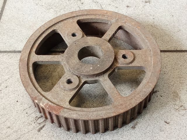 bontott AUDI A8 Vezérműkerék