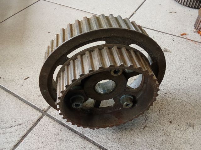 bontott AUDI A8 Vezérműkerék