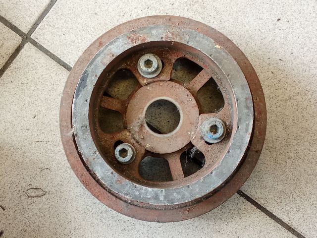 bontott AUDI A8 Vezérműkerék