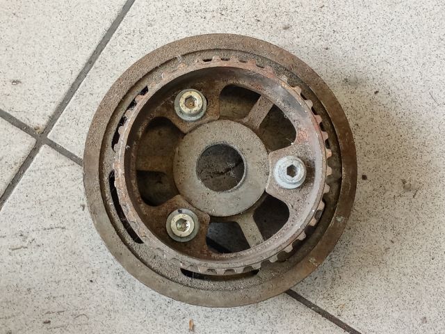 bontott AUDI A8 Vezérműkerék