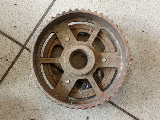 bontott AUDI A8 Vezérműkerék