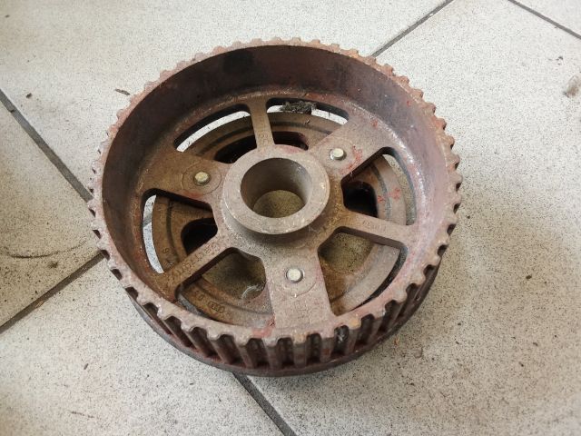 bontott AUDI A8 Vezérműkerék