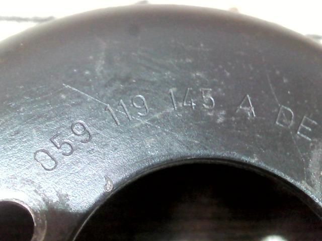 bontott AUDI A8 Vízpumpa Szíjtárcsa