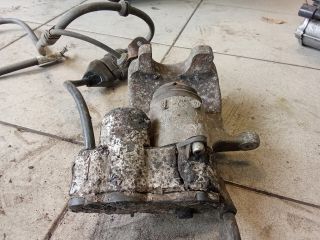 bontott AUDI A8 Jobb hátsó Féknyereg Munkahengerrel