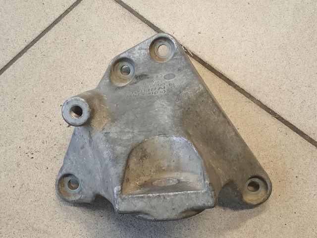 bontott AUDI A8 Váltó Tartó Bak (Pozíciófüggetlen)