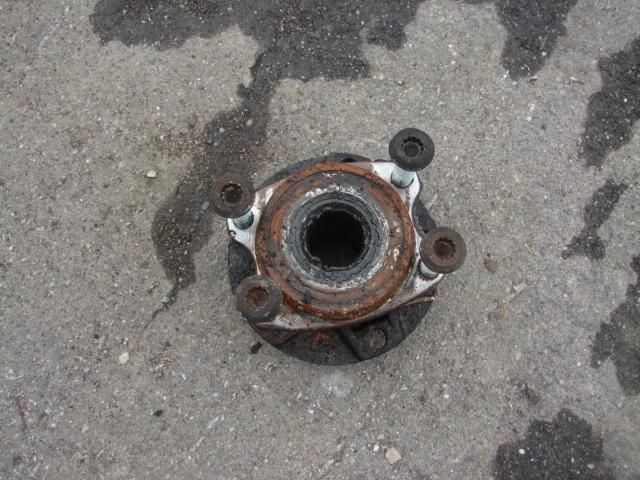 bontott AUDI A8 Jobb első Kerékagy