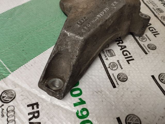 bontott AUDI A8 Váltó Tartó Bak (Pozíciófüggetlen)