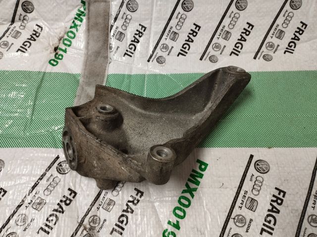 bontott AUDI A8 Váltó Tartó Bak (Pozíciófüggetlen)