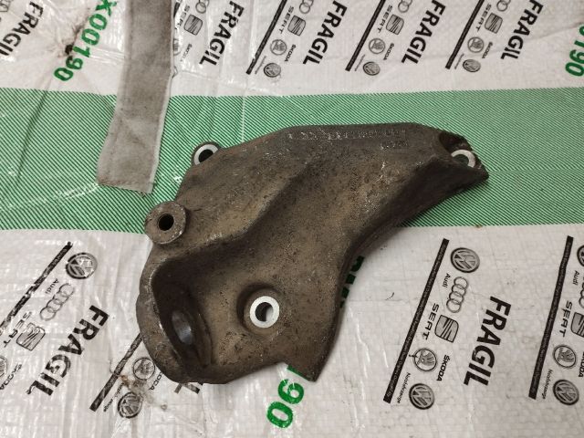 bontott AUDI A8 Váltó Tartó Bak (Pozíciófüggetlen)