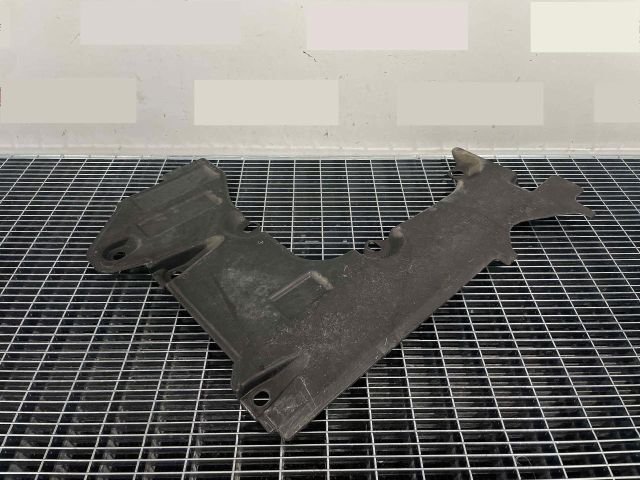 bontott AUDI A8 Alsó Motorburkolat