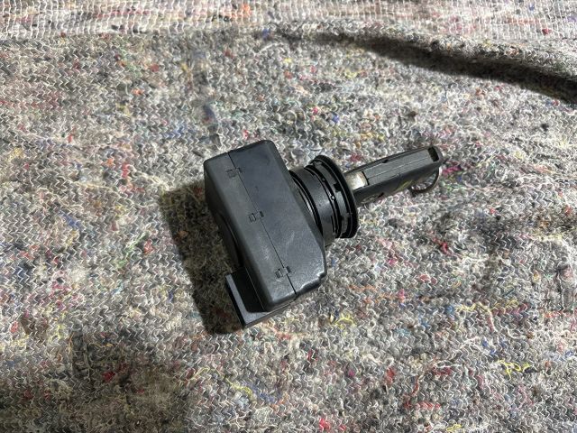 bontott AUDI A8 Gyújtáskapcsoló Házzal