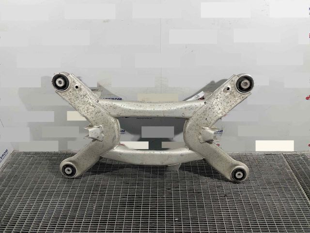 bontott AUDI A8 Hátsó Bölcső