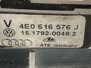 bontott AUDI A8 Jeladó (Magában)