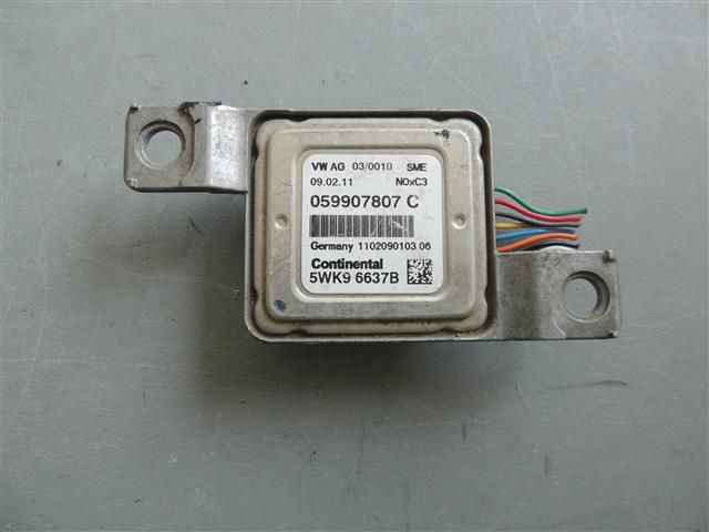 bontott AUDI A8 Jeladó (Magában)