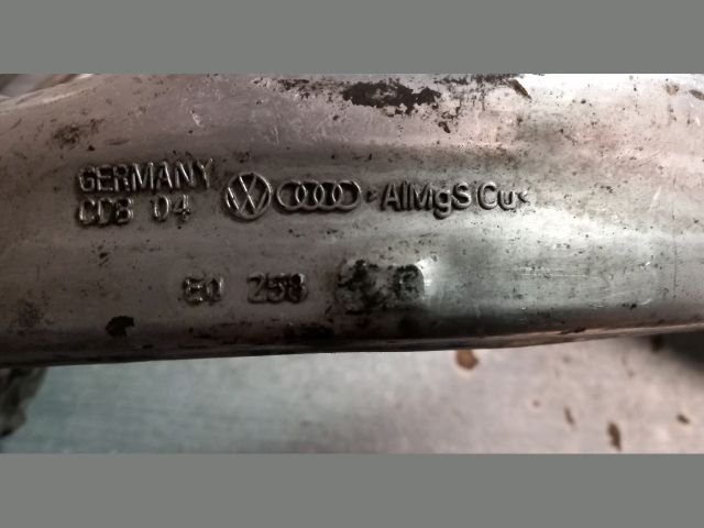 bontott AUDI A8 Jobb első Csonkállvány Kerékaggyal