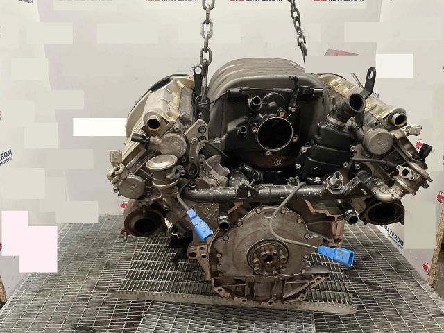 bontott AUDI A8 Motor (Fűzött blokk hengerfejjel)