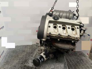 bontott AUDI A8 Motor (Fűzött blokk hengerfejjel)