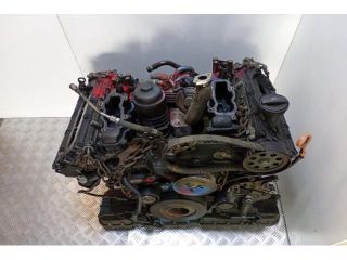 bontott AUDI A8 Motor (Fűzött blokk hengerfejjel)