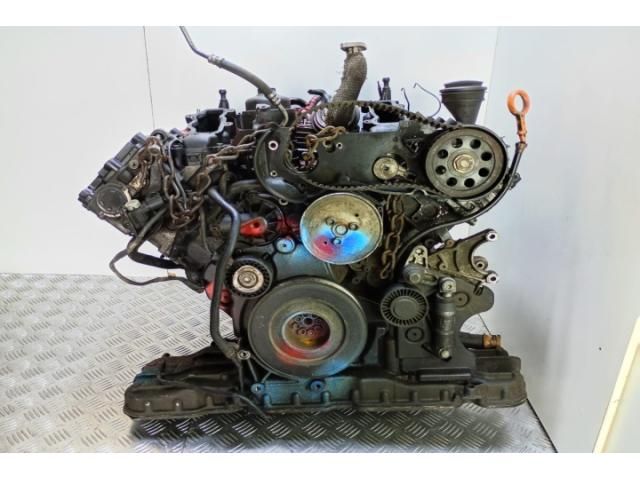 bontott AUDI A8 Motor (Fűzött blokk hengerfejjel)