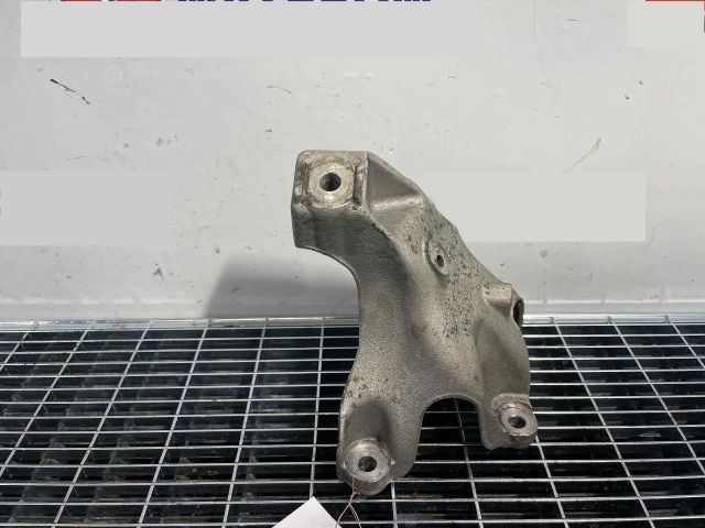 bontott AUDI A8 Motor Tartó Bak Bal