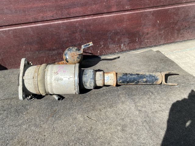 bontott AUDI A8 Bal hátsó Rugó