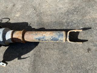 bontott AUDI A8 Bal hátsó Rugó