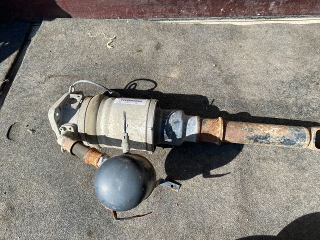 bontott AUDI A8 Bal hátsó Rugó