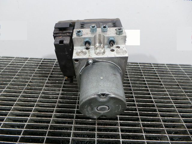 bontott AUDI A8 ABS Kocka