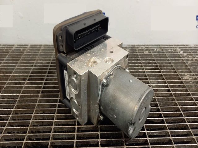 bontott AUDI A8 ABS Kocka