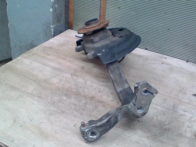 bontott AUDI A8 Bal első Csonkállvány Kerékaggyal