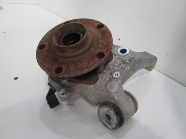 bontott AUDI A8 Bal hátsó Csonkállvány