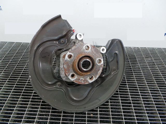 bontott AUDI A8 Bal hátsó Csonkállvány