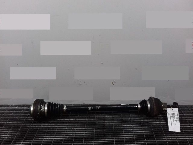 bontott AUDI A8 Bal hátsó Féltengely