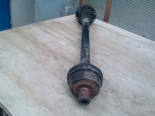 bontott AUDI A8 Bal hátsó Féltengely