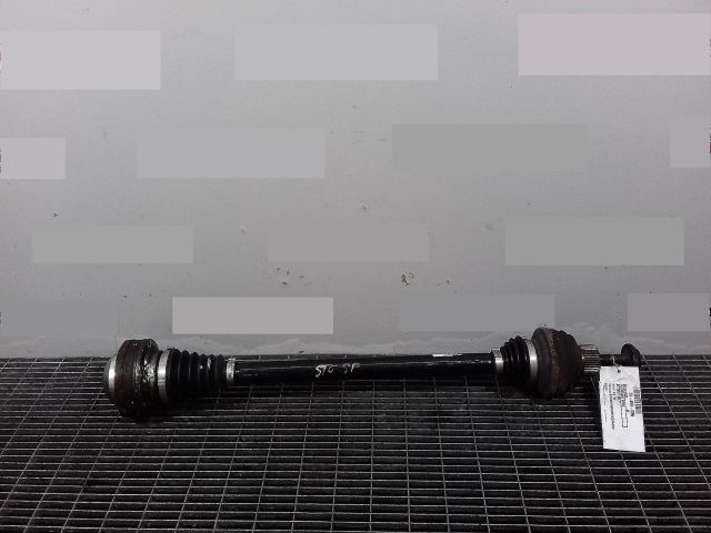 bontott AUDI A8 Bal hátsó Féltengely