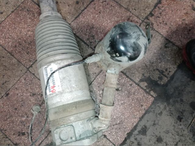 bontott AUDI A8 Bal hátsó Rugó