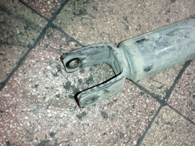 bontott AUDI A8 Bal hátsó Rugó