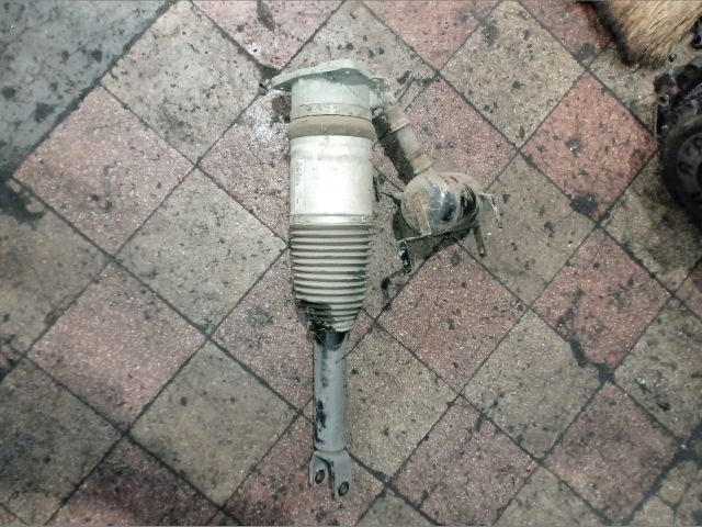 bontott AUDI A8 Bal hátsó Rugó